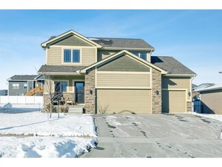 600 Timberview Dr, Adel, IA 50003