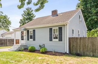 74 Royland Rd, Warwick, RI 02889