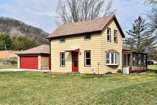 1240 Browns Ln, Dakota, MN 55925