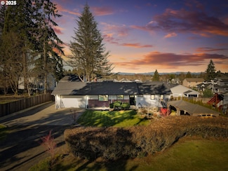 6904 NE 70th St, Vancouver, WA 98661