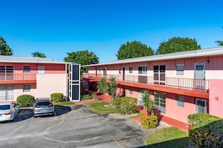 18 Golfs Edge Unit D, West Palm Beach, FL 33417