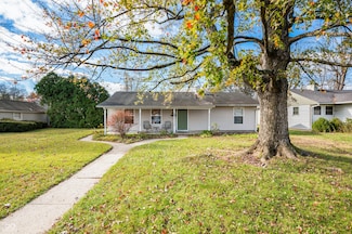 2666 Lafayette Ave, Columbus, IN 47201