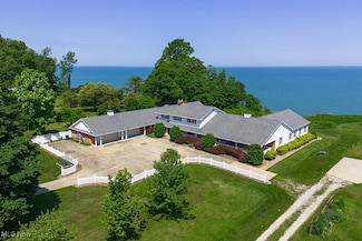 1300 Lake Rd, Conneaut, OH 44030