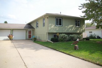 302 Cedar St, Slater, IA 50244