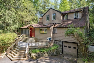 1064 Barrett Cir W, Carmel, NY 10512