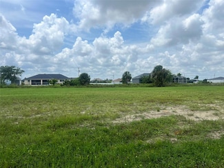 1802 NE 14th St, Cape Coral, FL 33909