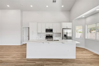 689 Hitchen Post Dr, Henderson, NV 89011