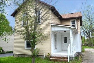 43 Lake Ave, Lancaster, NY 14086