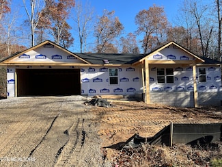 6029 Pocahontas Ln, Crossville, TN 38572