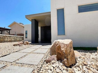 9467 Landry McKee Ln Unit B, El Paso, TX 79907