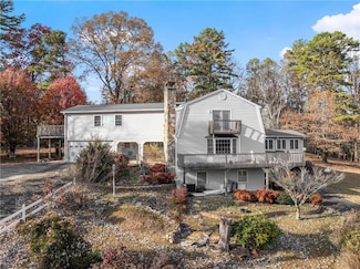 387 Smokerise Dr, Sautee Nacoochee, GA 30571