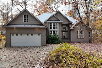 18486 W Spring Lake Rd, Spring Lake, MI 49456