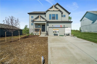 408 Woodview Dr, Raymore, MO 64083