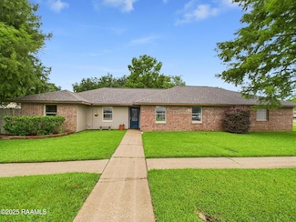 304 Bull Run Cir, Broussard, LA 70518