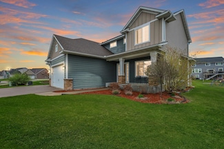 8226 158th St, Savage, MN 55378