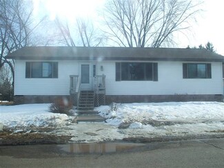 331 101st Ave W, Duluth, MN 55808