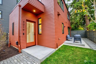 9019 8th Ave NE, Seattle, WA 98115