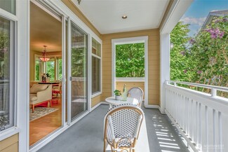 156 Hall Brothers Loop NW Unit 102, Bainbridge Island, WA 98110