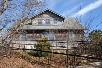 18 Cliff Rd, Gloucester, MA 01930