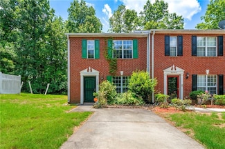 1382 Hollenbeck Ln, Riverdale, GA 30296