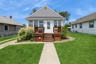 2402 Elizabeth Ave, Des Moines, IA 50317