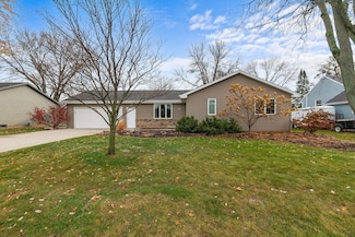 606 S Wild Rose Ln, Appleton, WI 54914