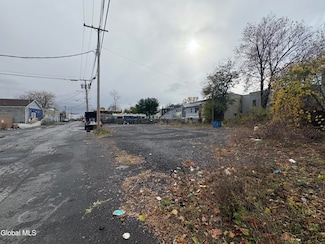 30 Willow St, Albany, NY 12206