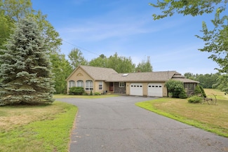107 Kennebunk Rd, Alfred, ME 04002