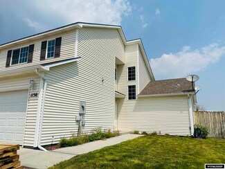1150 Meadow Ln, Douglas, WY 82633