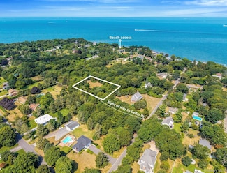 702 Cedar Dr, East Marion, NY 11939