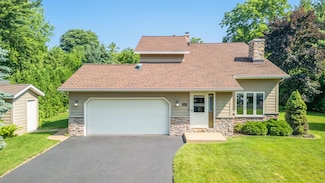 1410 Webster Ln, Cleveland, WI 53015