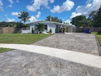 7031 Taylor St, Hollywood, FL 33024