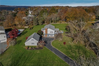 46 Arrowhead Dr, Tiverton, RI 02878