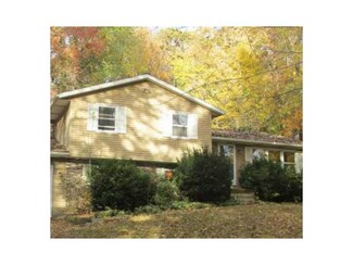 24 Northgait Dr, Liberty Township, PA 16127