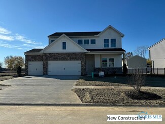 936 Darter Dr, Bowling Green, OH 43402