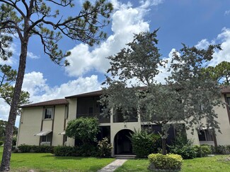 335 Knotty Pine Cir Unit D-2, Greenacres, FL 33463