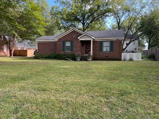 115 W Poplar Ave, Collierville, TN 38017