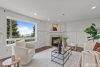 28701 6th Place S Unit 107, Des Moines, WA 98198