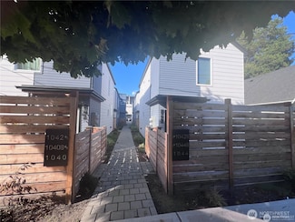 1042 S Donovan St Unit 5, Seattle, WA 98108