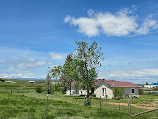30 Pioneer Rd, Buffalo, WY 82834