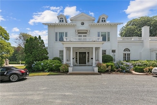 718 Bellevue Ave Unit 5, Newport, RI 02840