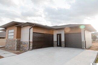 2331 S 91st St, Lincoln, NE 68520