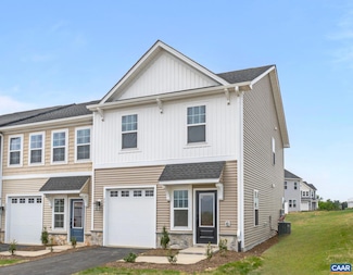 201 Sunbird Ln, Waynesboro, VA 22980