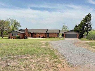 118 Skyline Hills Ave, Perry, OK 73077