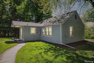 32590 W 11 Mile Rd, Farmington Hills, MI 48336