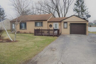 11 Pamela Rd, Lake Zurich, IL 60047