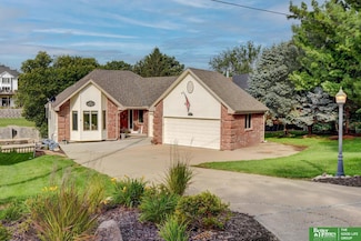 8883 Verdon Cir, Plattsmouth, NE 68048