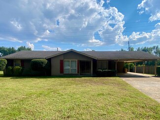6121 Southampton Dr, Memphis, TN 38119