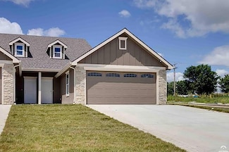 2722 Chasehire Dr, Lawrence, KS 66046