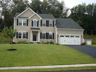 821 Fairwinds Dr, Gibsonia, PA 15044